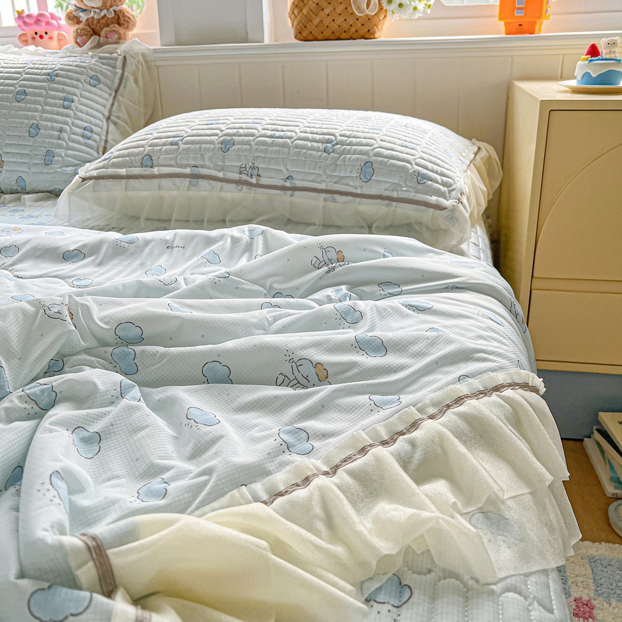 91家纺网 家纺一手货源 找家纺 富米莱（原臻工厂） 2026新款高奢维密花边冰肤格凉感夏凉被床盖夏被空调被四件套 夏被床盖-云间小象