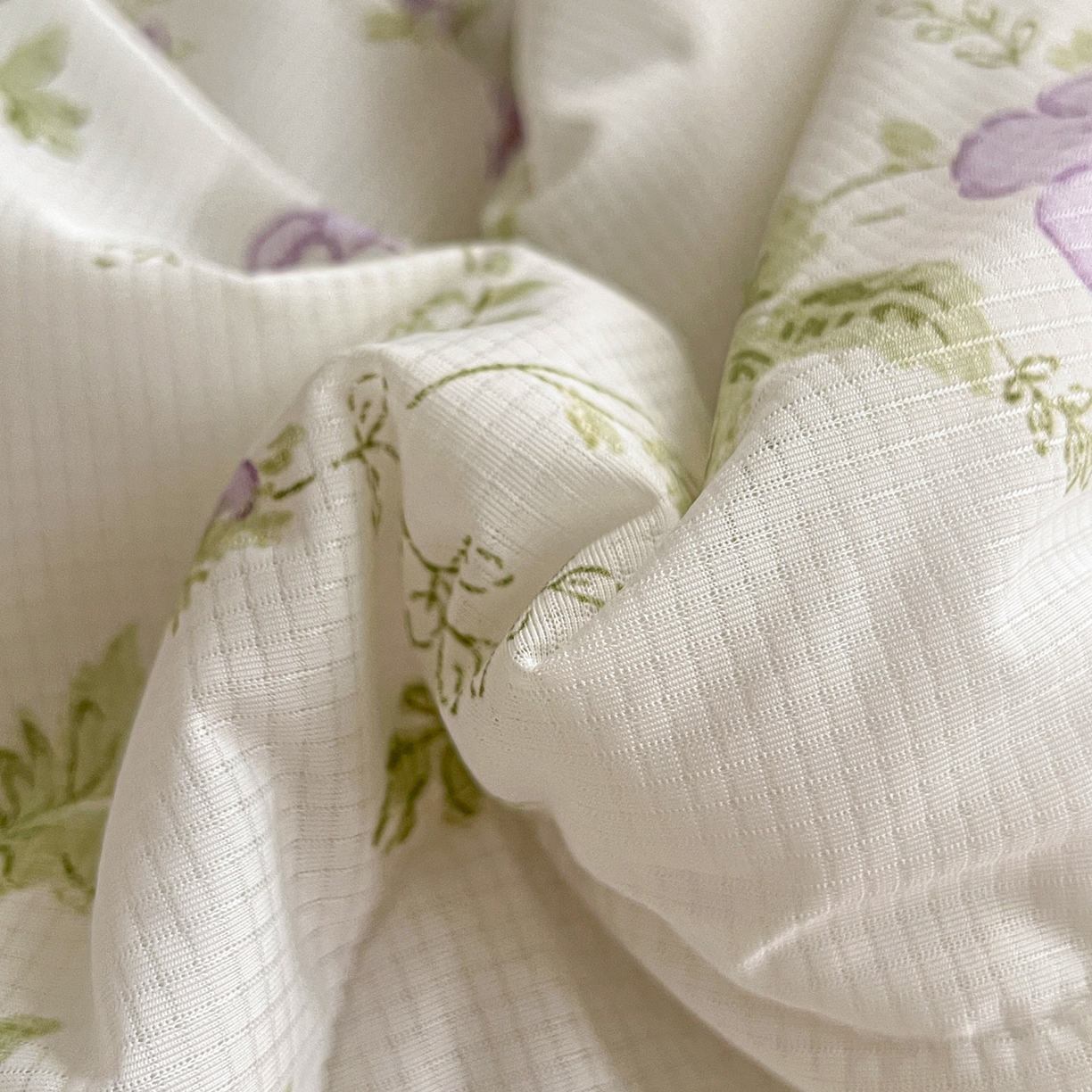 91家纺网 家纺一手货源 找家纺 富米莱（原臻工厂） 2026新款高奢维密花边冰肤格凉感夏凉被床盖夏被空调被四件套 夏被床盖-紫雾花田