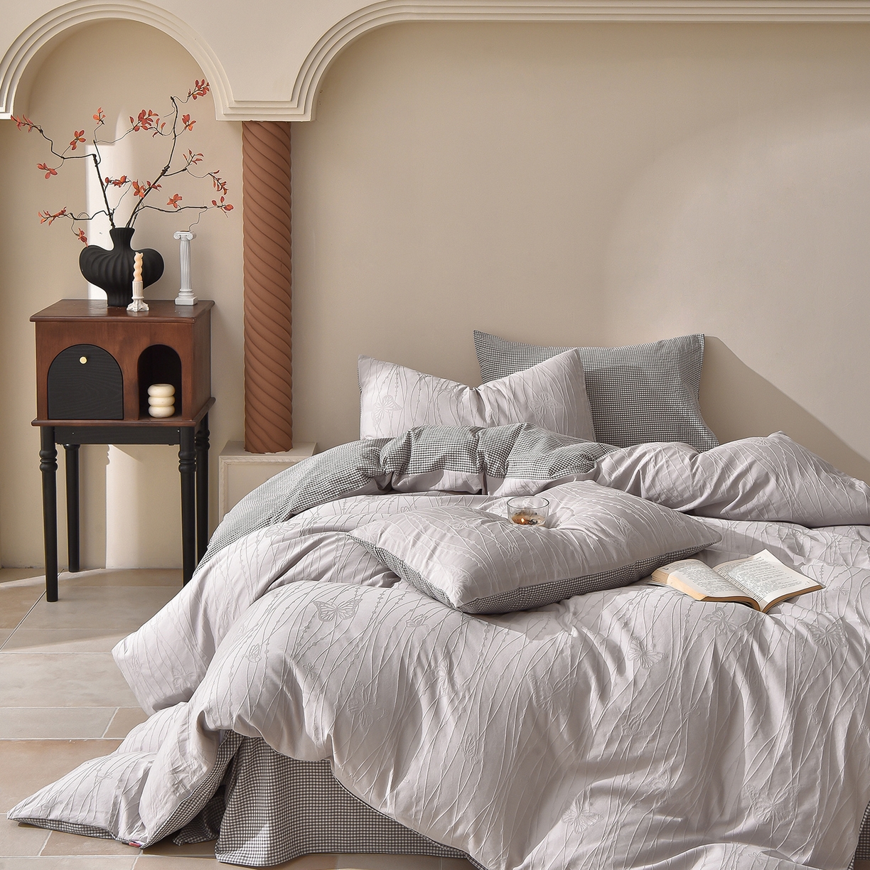 91家纺网 家纺一手货源 找家纺 炫拼家纺 2026新款A类60支水洗棉立体浮雕提花全棉四件套-幻蝶系列 幻蝶-星空灰