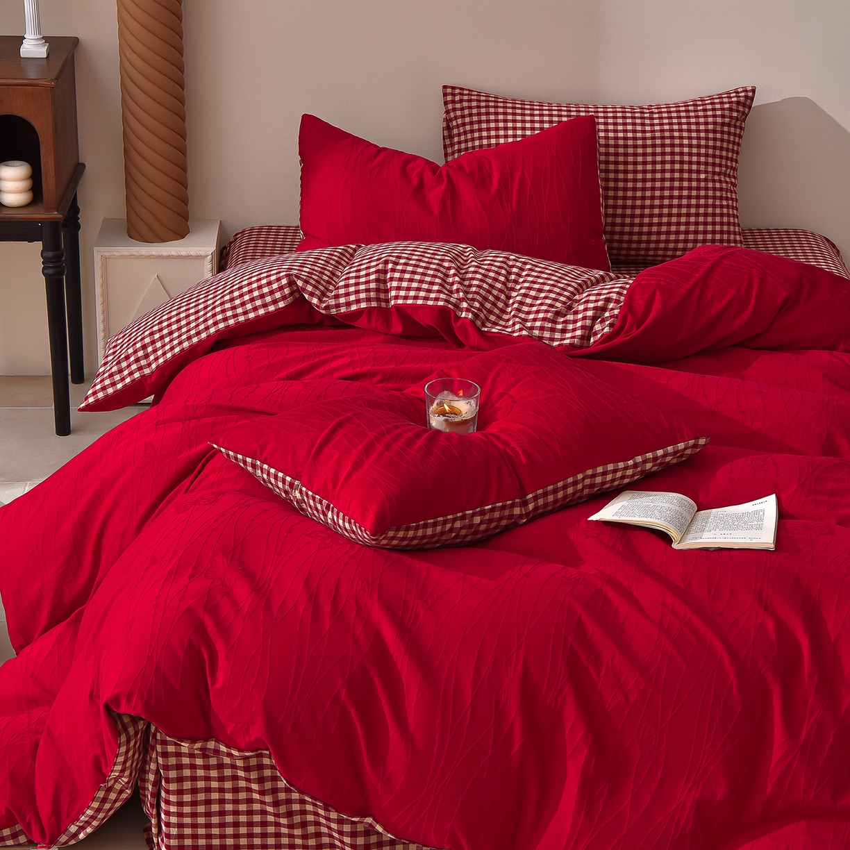 91家纺网 家纺一手货源 找家纺 炫拼家纺 2026新款A类60支水洗棉立体浮雕提花全棉四件套-幻蝶系列 幻蝶-中国红