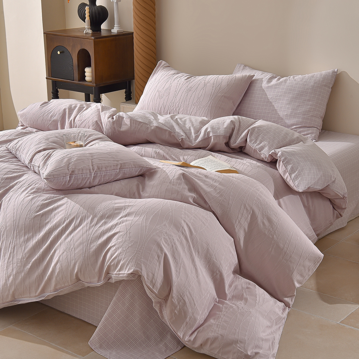 91家纺网 家纺一手货源 找家纺 炫拼家纺 2026新款A类60支水洗棉立体浮雕提花全棉四件套-幻蝶系列 幻蝶-梦幻紫