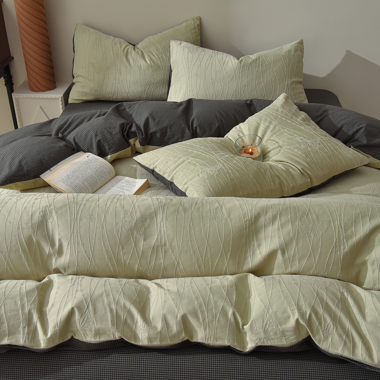 91家纺网 家纺一手货源 找家纺 炫拼家纺 2026新款A类60支水洗棉立体浮雕提花全棉四件套-幻蝶系列 幻蝶-绿光森林