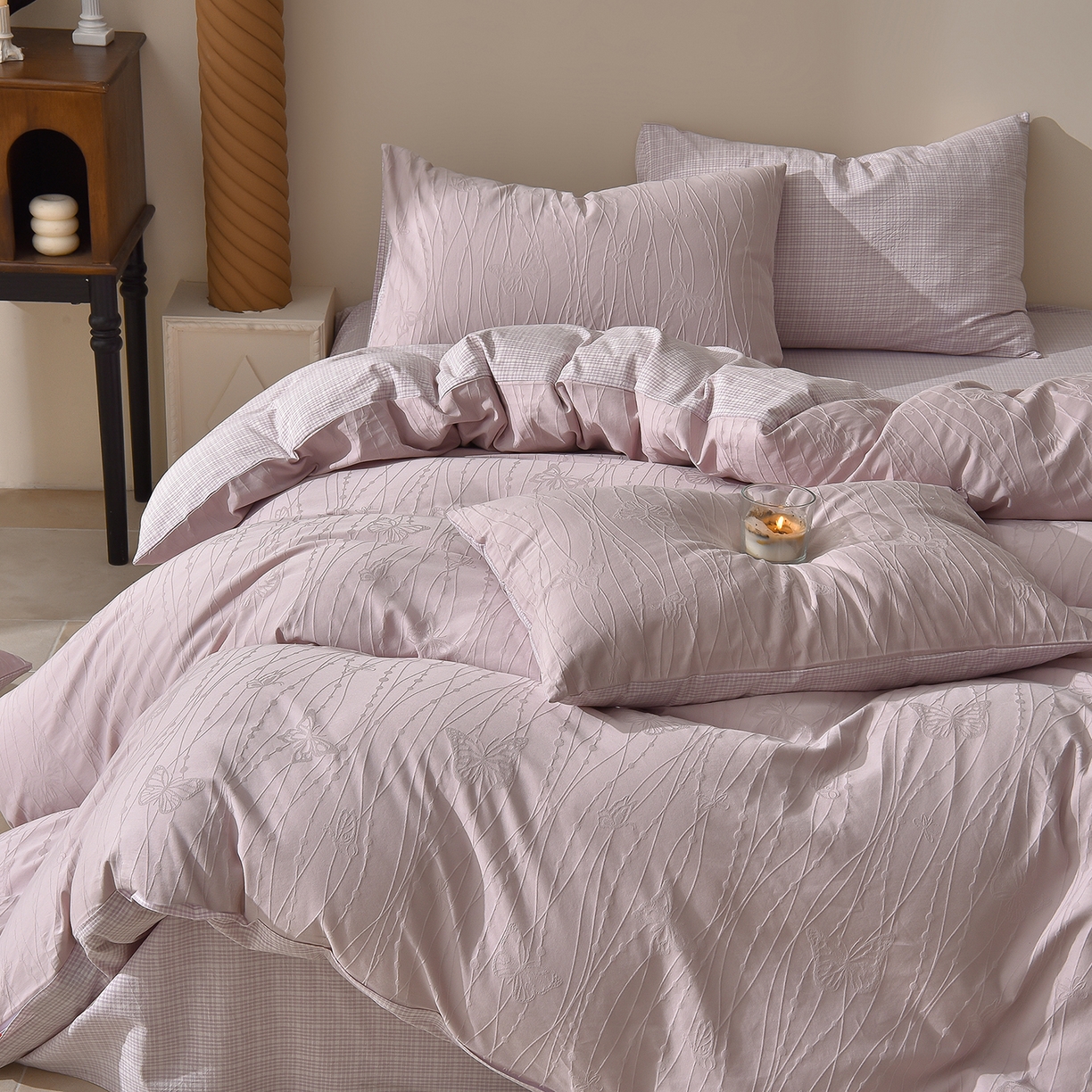 91家纺网 家纺一手货源 找家纺 炫拼家纺 2026新款A类60支水洗棉立体浮雕提花全棉四件套-幻蝶系列 幻蝶-梦幻紫