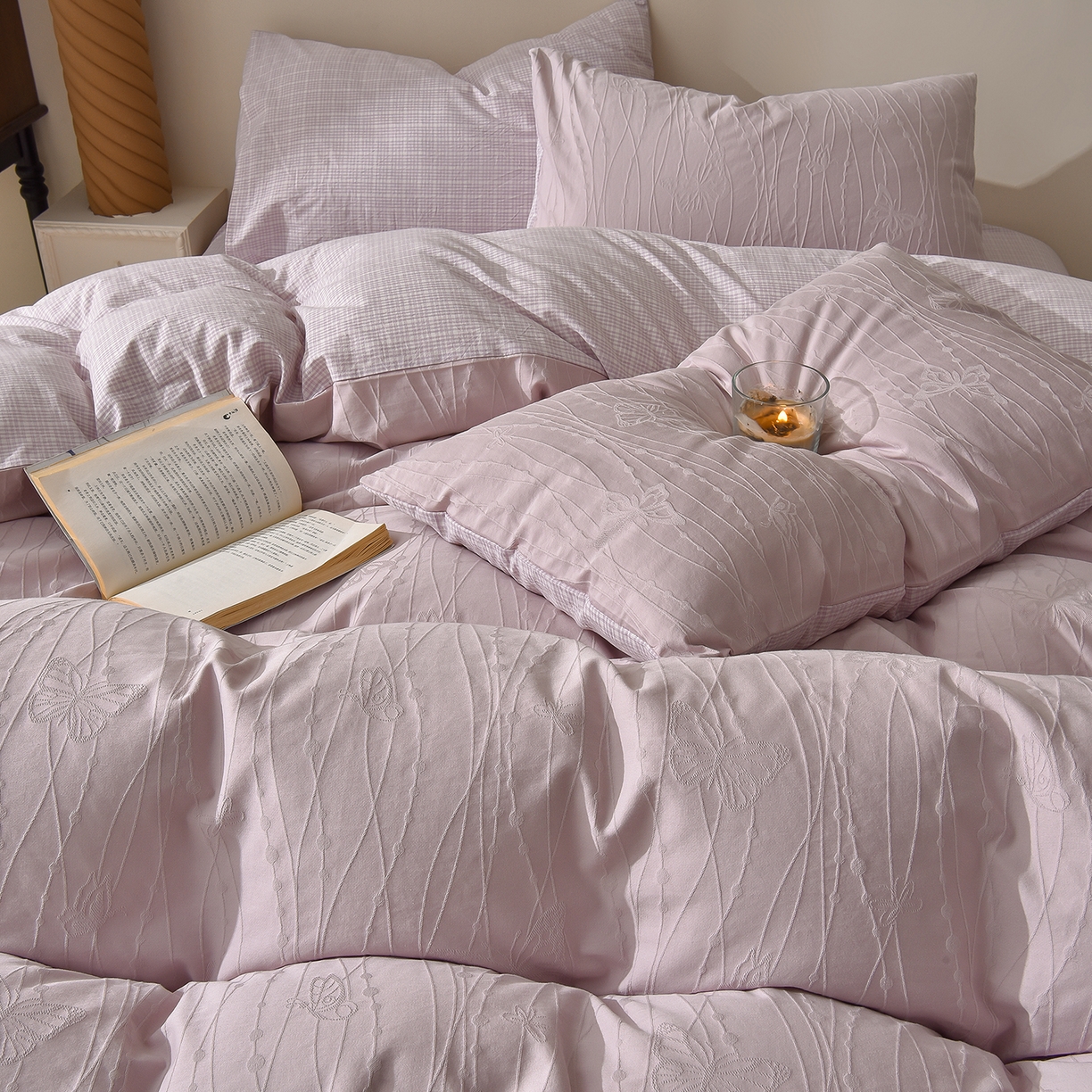 91家纺网 家纺一手货源 找家纺 炫拼家纺 2026新款A类60支水洗棉立体浮雕提花全棉四件套-幻蝶系列 幻蝶-梦幻紫