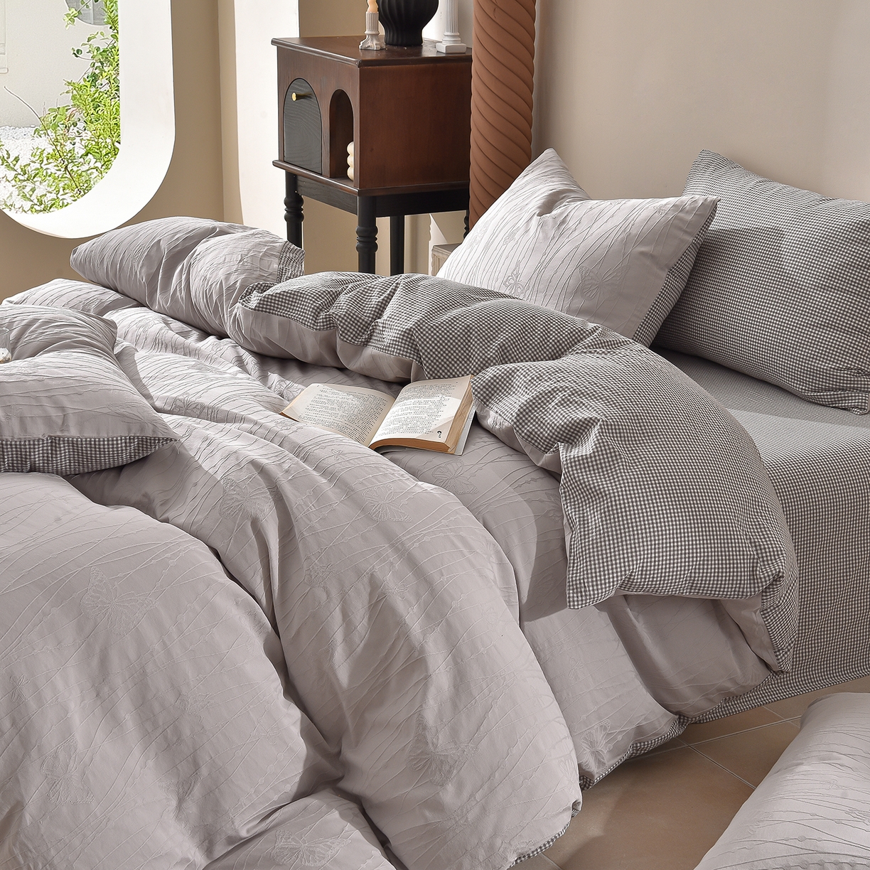 91家纺网 家纺一手货源 找家纺 炫拼家纺 2026新款A类60支水洗棉立体浮雕提花全棉四件套-幻蝶系列 幻蝶-星空灰