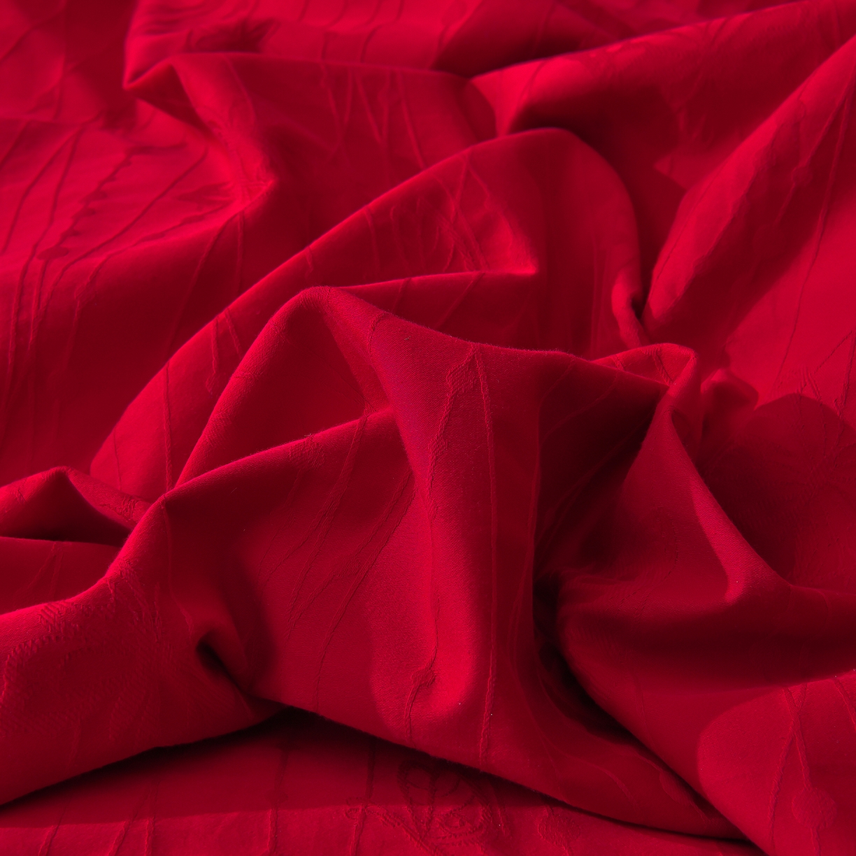 91家纺网 家纺一手货源 找家纺 炫拼家纺 2026新款A类60支水洗棉立体浮雕提花全棉四件套-幻蝶系列 幻蝶-中国红