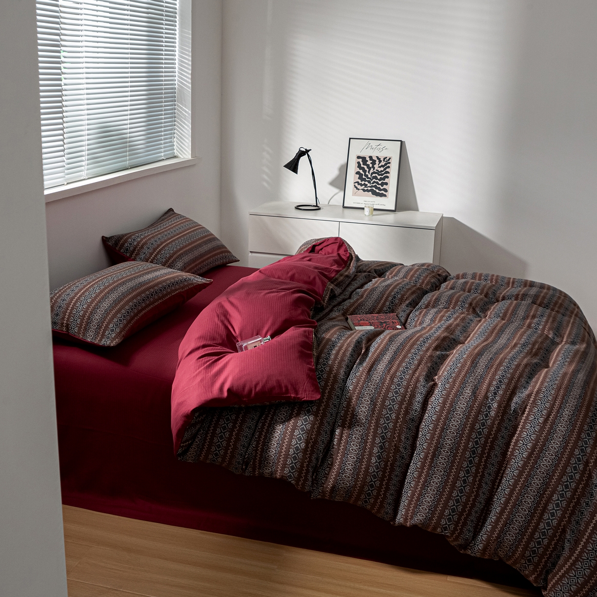 91家纺网 家纺一手货源 找家纺 双层纱家居 2025新款复古情书AB版拉链款全棉纯棉色织提花四件套 复古情书-红