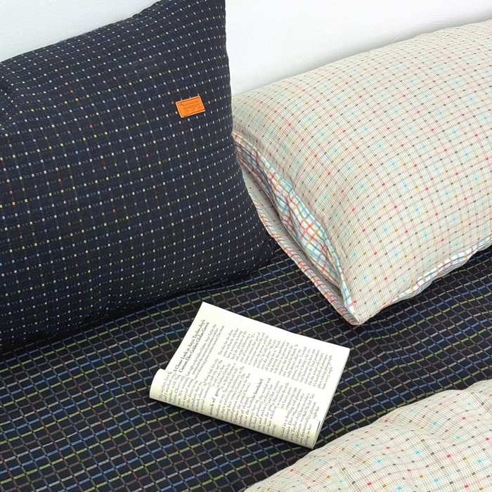 91家纺网 家纺一手货源 找家纺 双层纱家居 2025新款彩虹格全棉纯棉色织提花四件套 彩虹格米白+黑