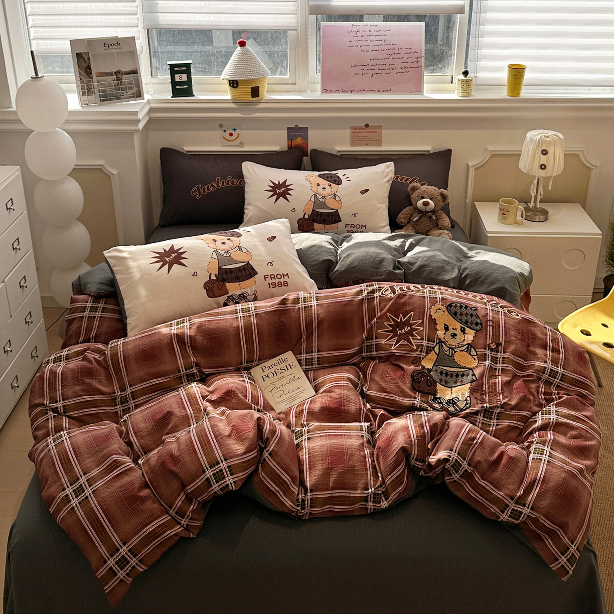 91家纺网 家纺一手货源 找家纺 花伞家居 2026新款老钱学院风毛巾绣双层纱加厚四件套 苏格兰红格-露丝