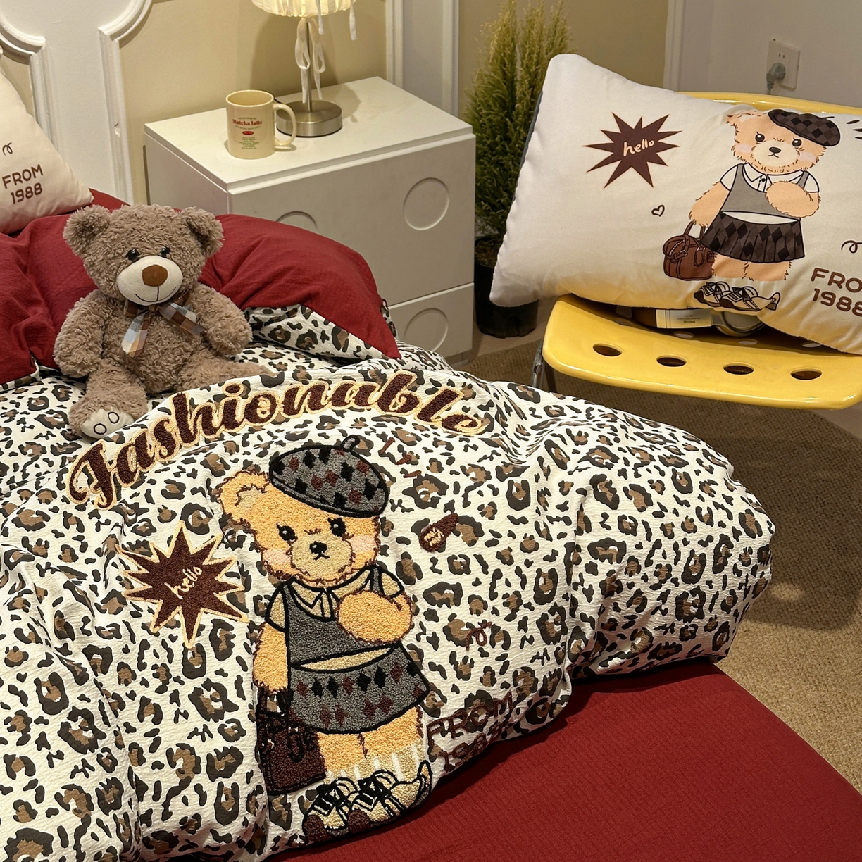 91家纺网 家纺一手货源 找家纺 花伞家居 2026新款老钱学院风毛巾绣双层纱加厚四件套 卡其豹纹-露丝