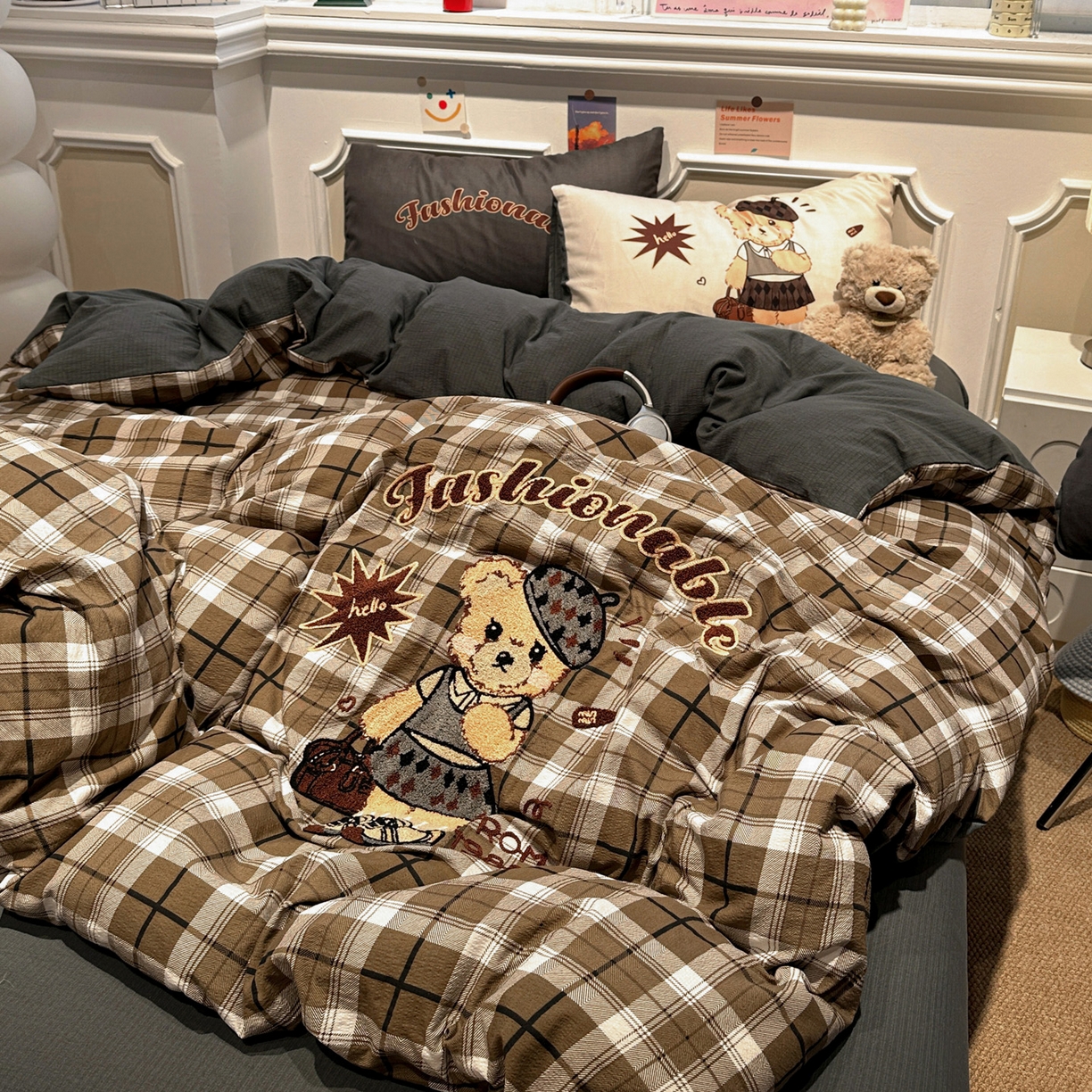 91家纺网 家纺一手货源 找家纺 花伞家居 2026新款老钱学院风毛巾绣双层纱加厚四件套 中古森系-露丝