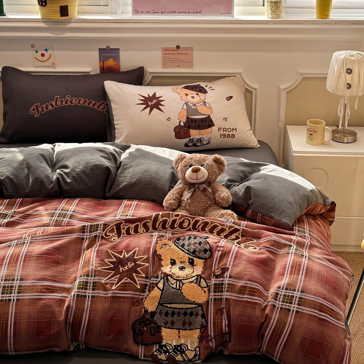 91家纺网 家纺一手货源 找家纺 花伞家居 2026新款老钱学院风毛巾绣双层纱加厚四件套 苏格兰红格-露丝