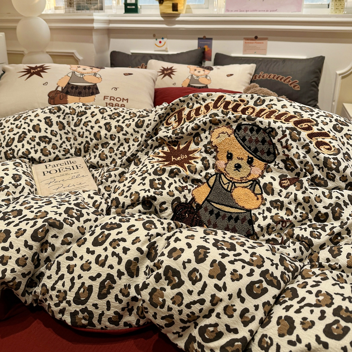 91家纺网 家纺一手货源 找家纺 花伞家居 2026新款老钱学院风毛巾绣双层纱加厚四件套 卡其豹纹-露丝