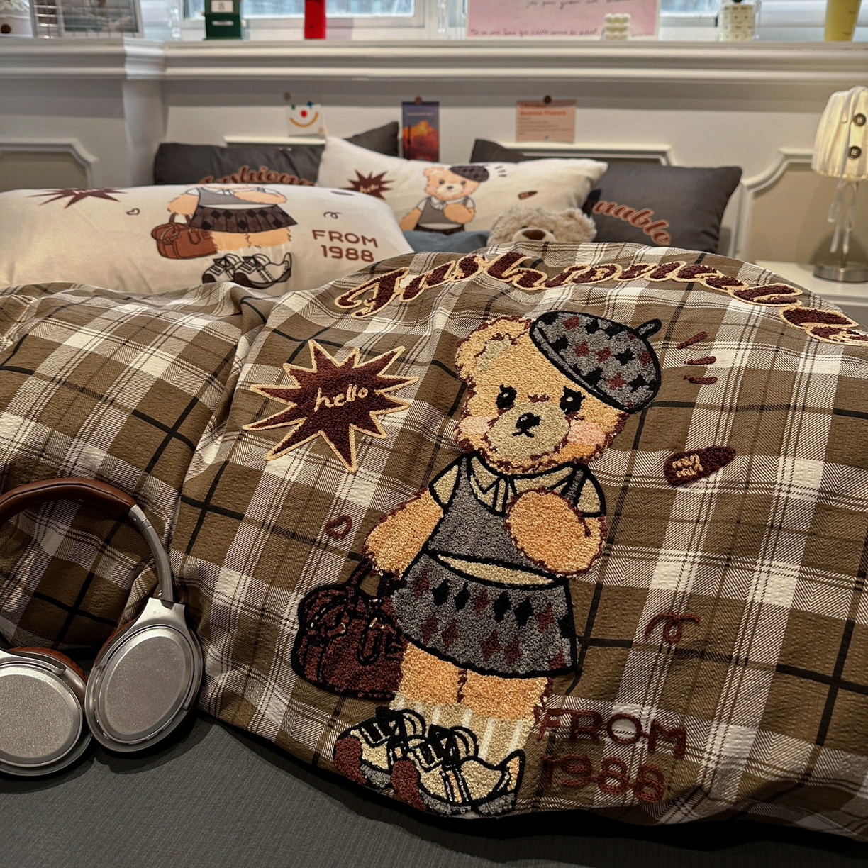 91家纺网 家纺一手货源 找家纺 花伞家居 2026新款老钱学院风毛巾绣双层纱加厚四件套 中古森系-露丝