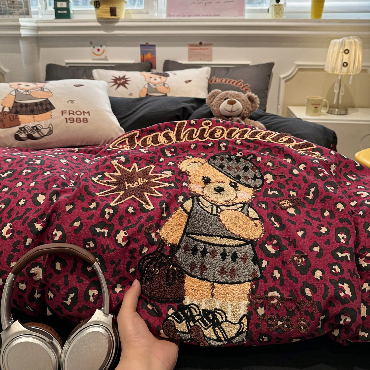 91家纺网 家纺一手货源 找家纺 花伞家居 2026新款老钱学院风毛巾绣双层纱加厚四件套 热情豹纹-露丝