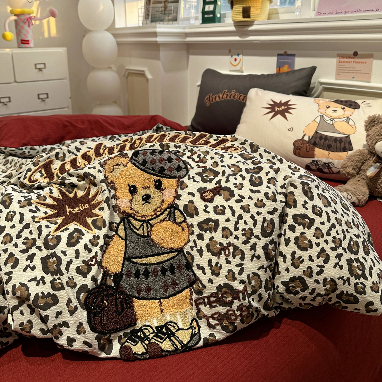 91家纺网 家纺一手货源 找家纺 花伞家居 2026新款老钱学院风毛巾绣双层纱加厚四件套 卡其豹纹-露丝