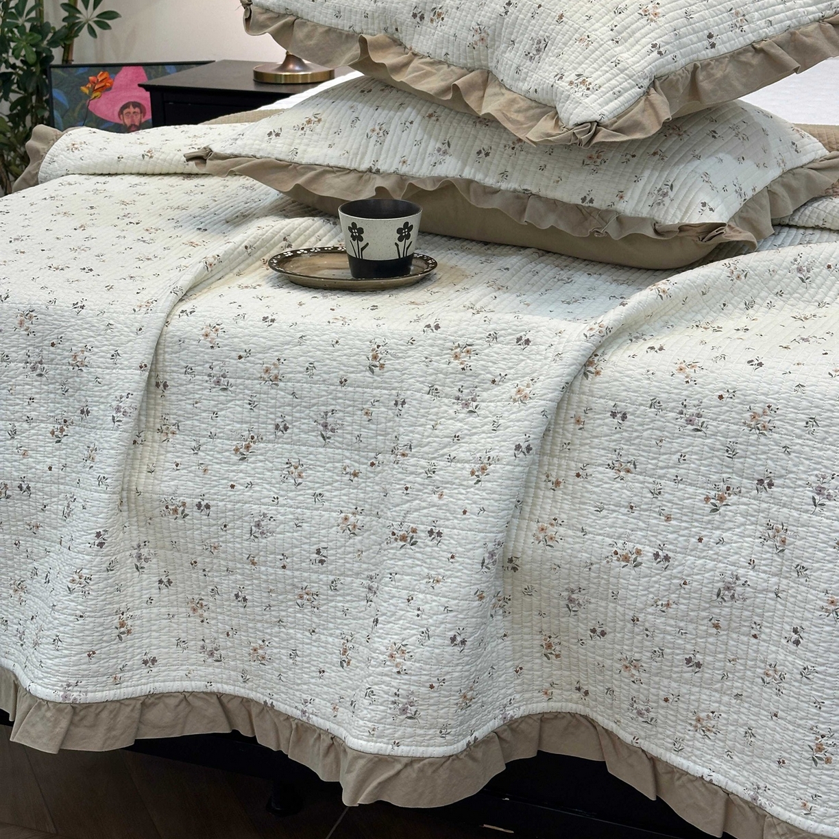 91家纺网 家纺一手货源 找家纺 床盖工厂店 2026新款小花边双面全棉填充棉花床盖三件套 风雅小筑（咖）