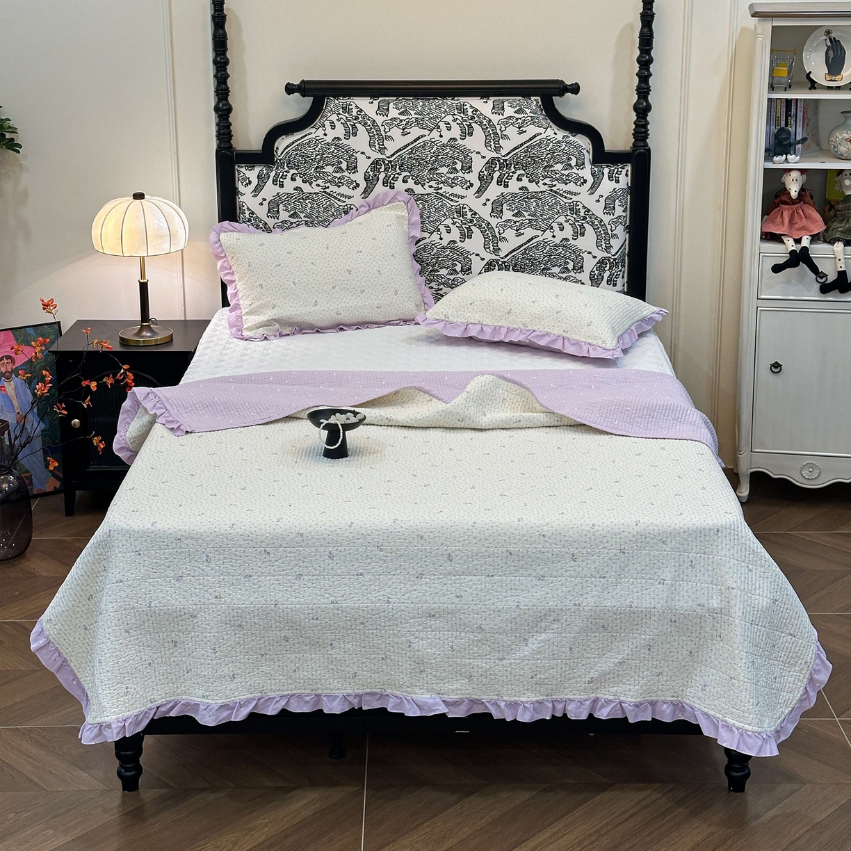 91家纺网 家纺一手货源 找家纺 床盖工厂店 2026新款小花边双面全棉填充棉花床盖三件套 花下诗页