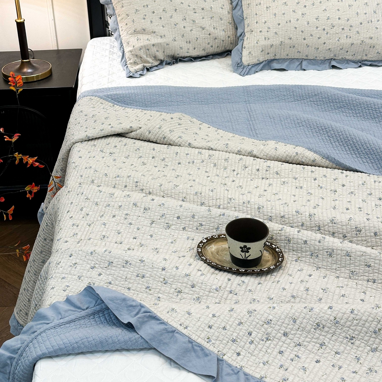 91家纺网 家纺一手货源 找家纺 床盖工厂店 2026新款小花边双面全棉填充棉花床盖三件套 虹光兰花（兰）