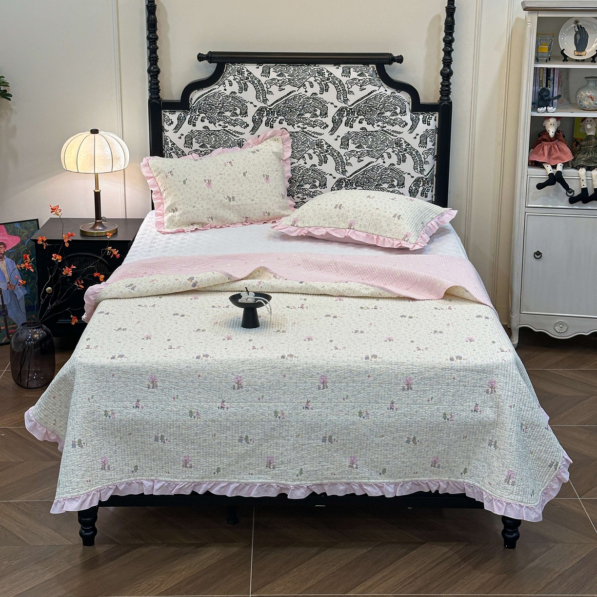 91家纺网 家纺一手货源 找家纺 床盖工厂店 2026新款小花边双面全棉填充棉花床盖三件套 花园梦梦