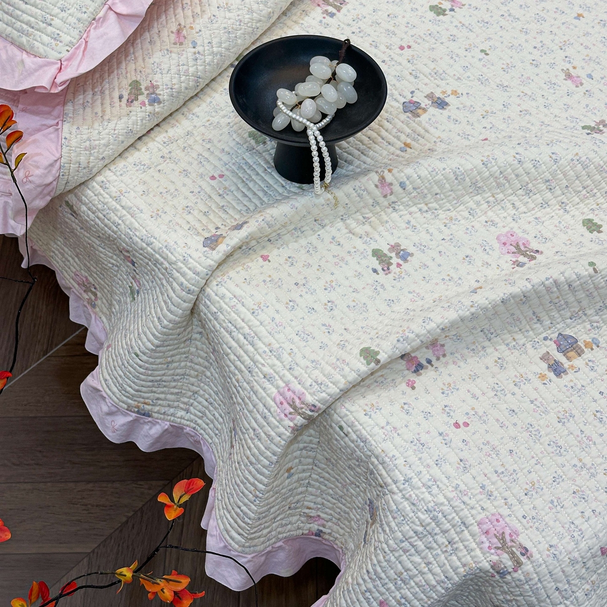 91家纺网 家纺一手货源 找家纺 床盖工厂店 2026新款小花边双面全棉填充棉花床盖三件套 花园梦梦