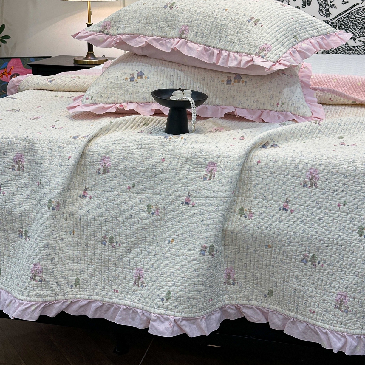 91家纺网 家纺一手货源 找家纺 床盖工厂店 2026新款小花边双面全棉填充棉花床盖三件套 花园梦梦