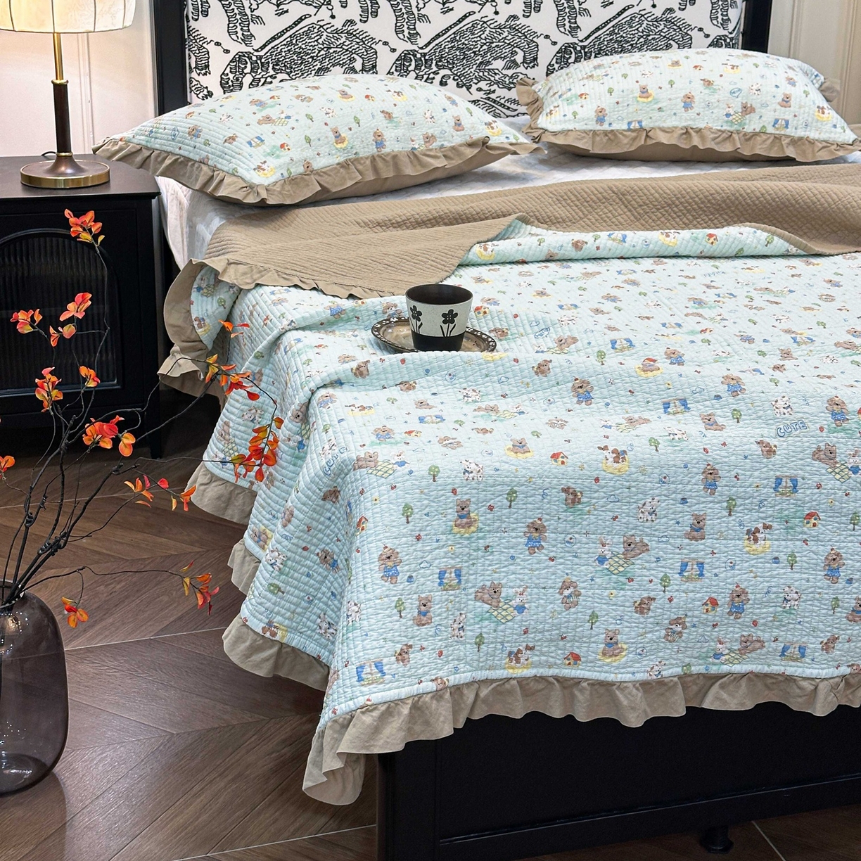 91家纺网 家纺一手货源 找家纺 床盖工厂店 2026新款小花边双面全棉填充棉花床盖三件套 柯基小镇