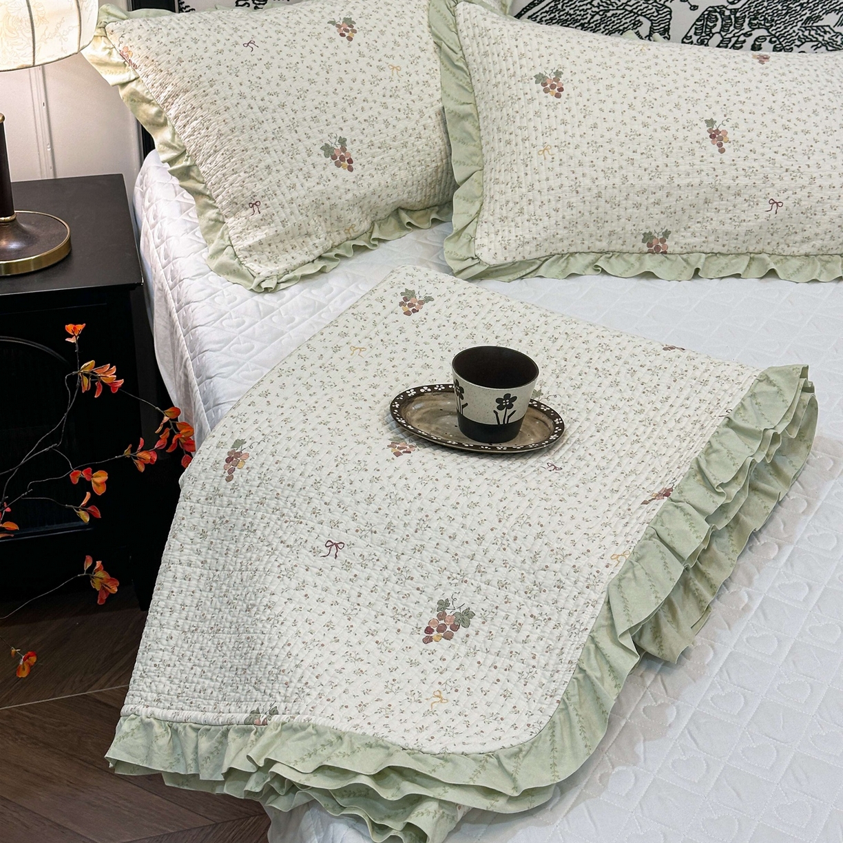 91家纺网 家纺一手货源 找家纺 床盖工厂店 2026新款小花边双面全棉填充棉花床盖三件套 紫珠漫（咖）