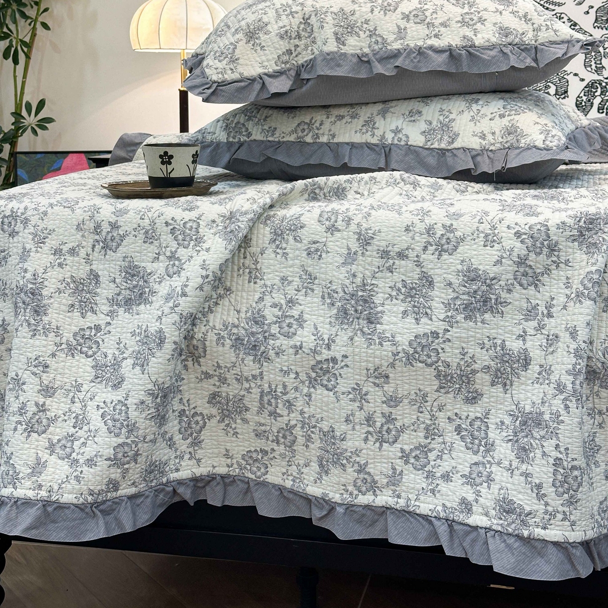 91家纺网 家纺一手货源 找家纺 床盖工厂店 2026新款小花边双面全棉填充棉花床盖三件套 洛莉