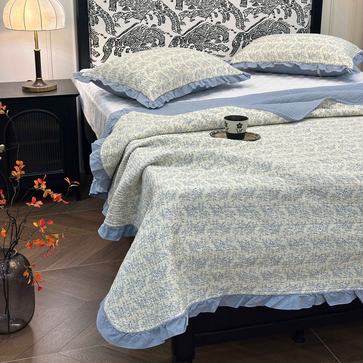 91家纺网 家纺一手货源 找家纺 床盖工厂店 2026新款小花边双面全棉填充棉花床盖三件套 瑞莎（蓝）