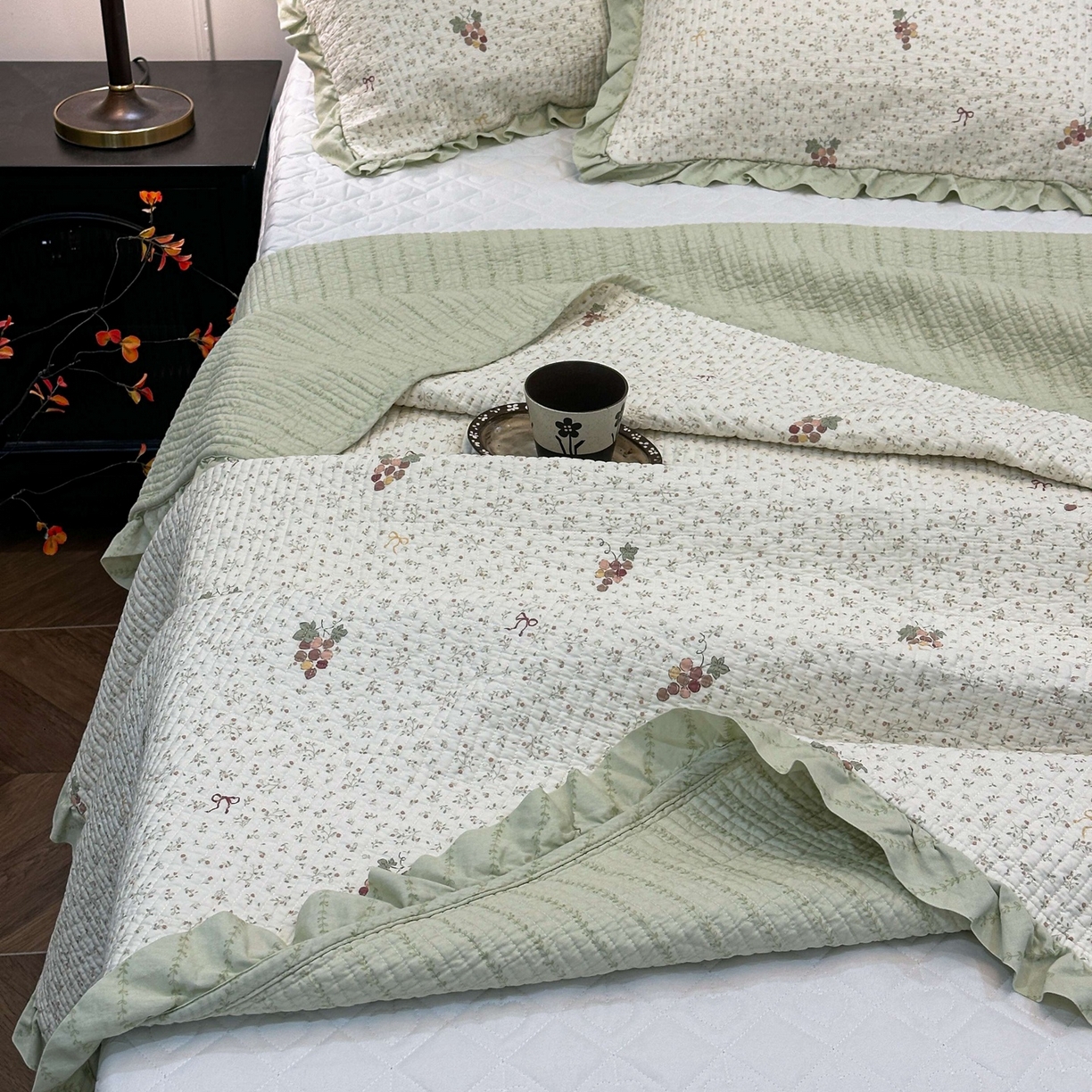 91家纺网 家纺一手货源 找家纺 床盖工厂店 2026新款小花边双面全棉填充棉花床盖三件套 紫珠漫（咖）