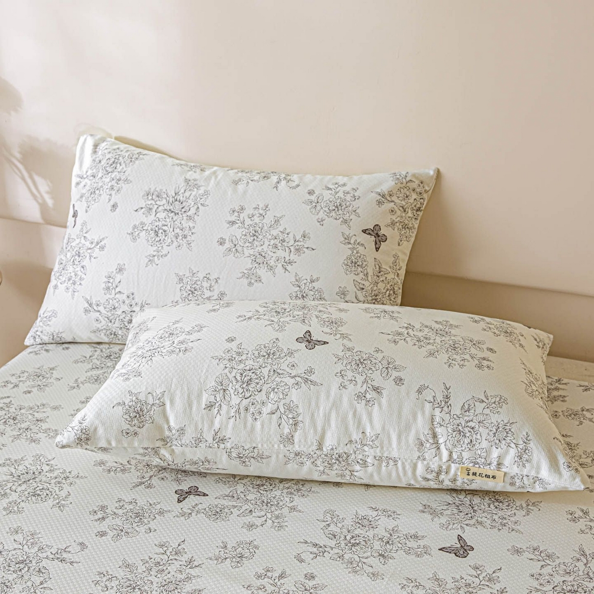 91家纺网 家纺一手货源 找家纺 涵宸家纺 2026新款全棉提花老粗布-单枕套 枕套-墨蝶