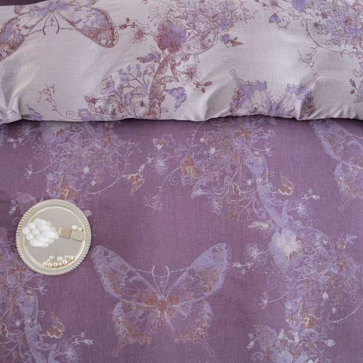 91家纺网 家纺一手货源 找家纺 双层纱家居 2025新款全棉纯棉色织提花纽扣款四件套-蝶舞 蝶舞