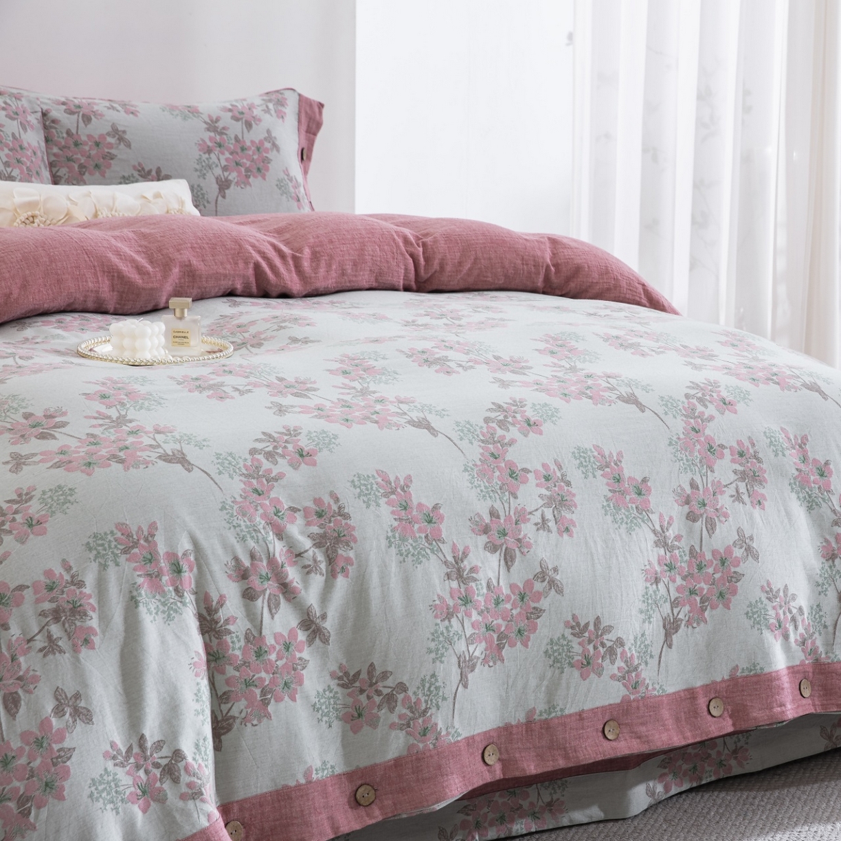 91家纺网 家纺一手货源 找家纺 双层纱家居 2025新款临江仙-粉全棉纯棉色织提花纽扣款四件套 临江仙-蓝