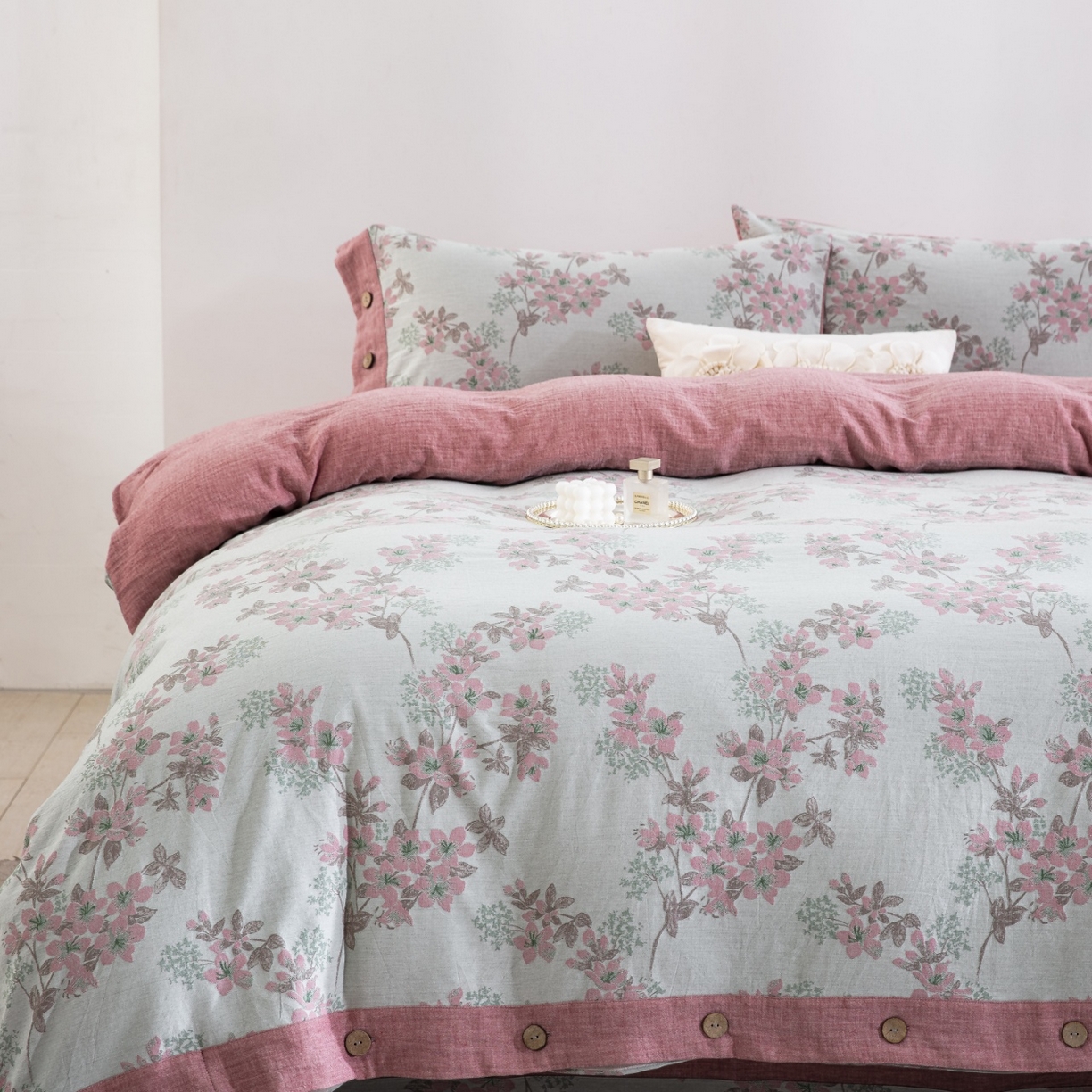 91家纺网 家纺一手货源 找家纺 双层纱家居 2025新款临江仙-粉全棉纯棉色织提花纽扣款四件套 临江仙-蓝