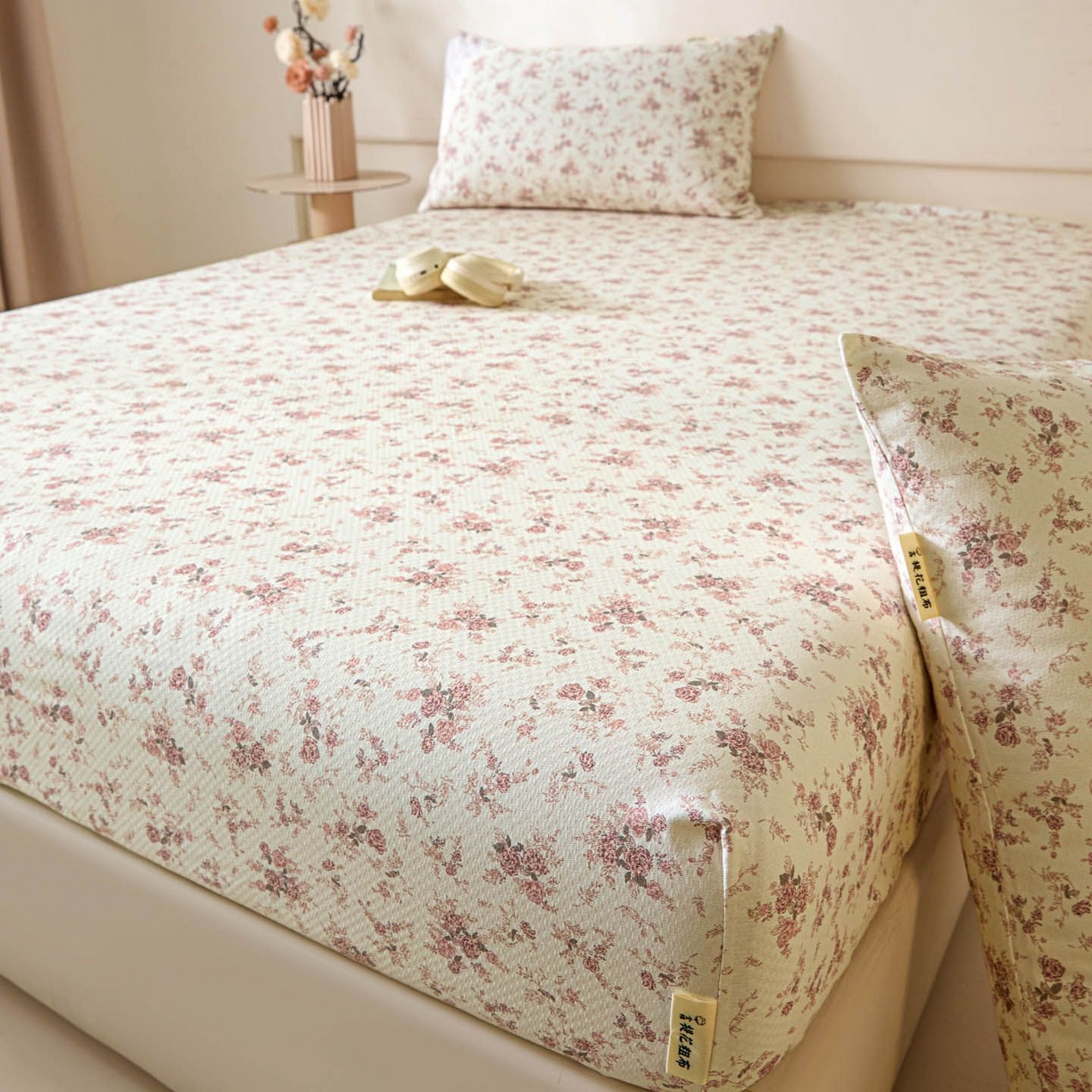 91家纺网 家纺一手货源 找家纺 涵宸家纺 2026新款全棉提花老粗布-单床笠 床笠-粉色恋人