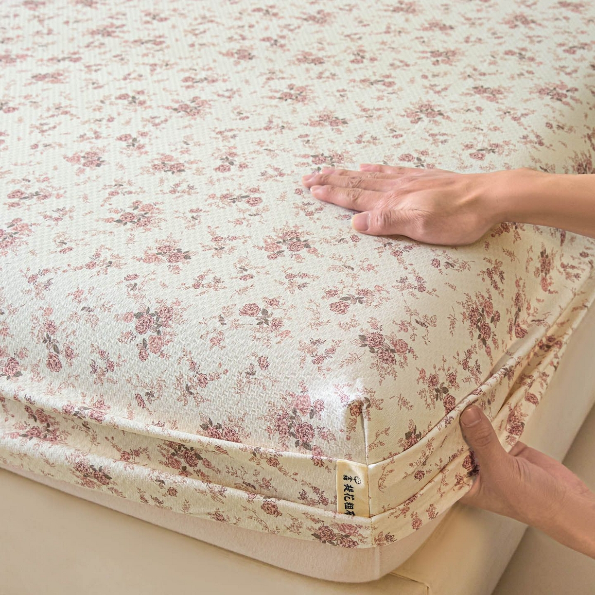 91家纺网 家纺一手货源 找家纺 涵宸家纺 2026新款全棉提花老粗布-单床笠 床笠-粉色恋人