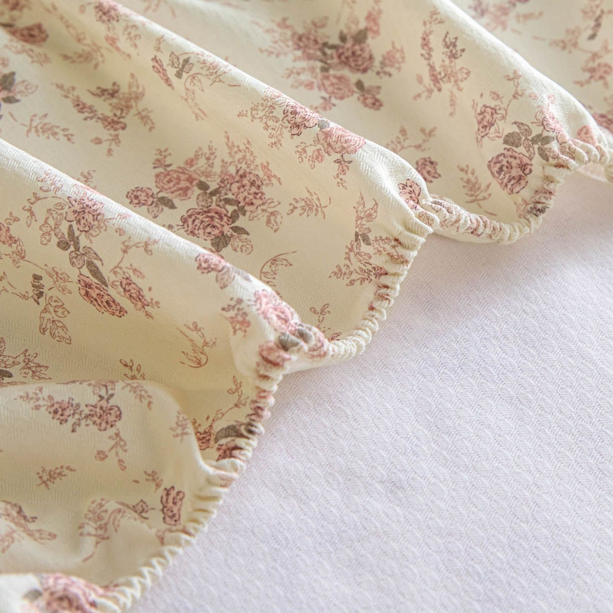 91家纺网 家纺一手货源 找家纺 涵宸家纺 2026新款全棉提花老粗布-单床笠 床笠-粉色恋人