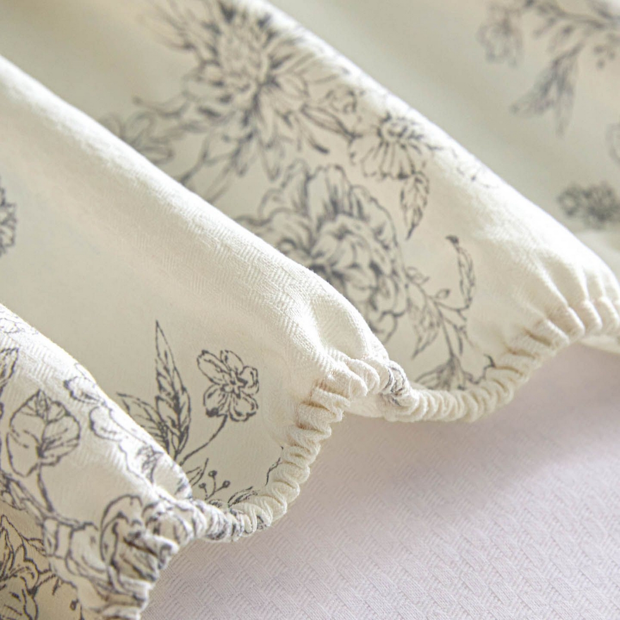 91家纺网 家纺一手货源 找家纺 涵宸家纺 2026新款全棉提花老粗布-单床笠 床笠-墨蝶