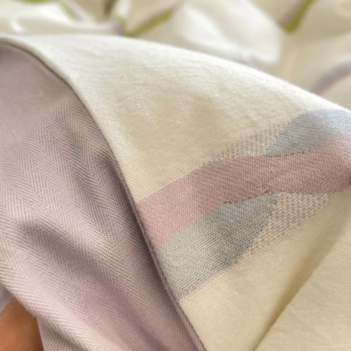 91家纺网 家纺一手货源 找家纺 双层纱家居 2025新款彩纱稿花全棉纯棉色织提花四件套 彩砂色织稿花紫色