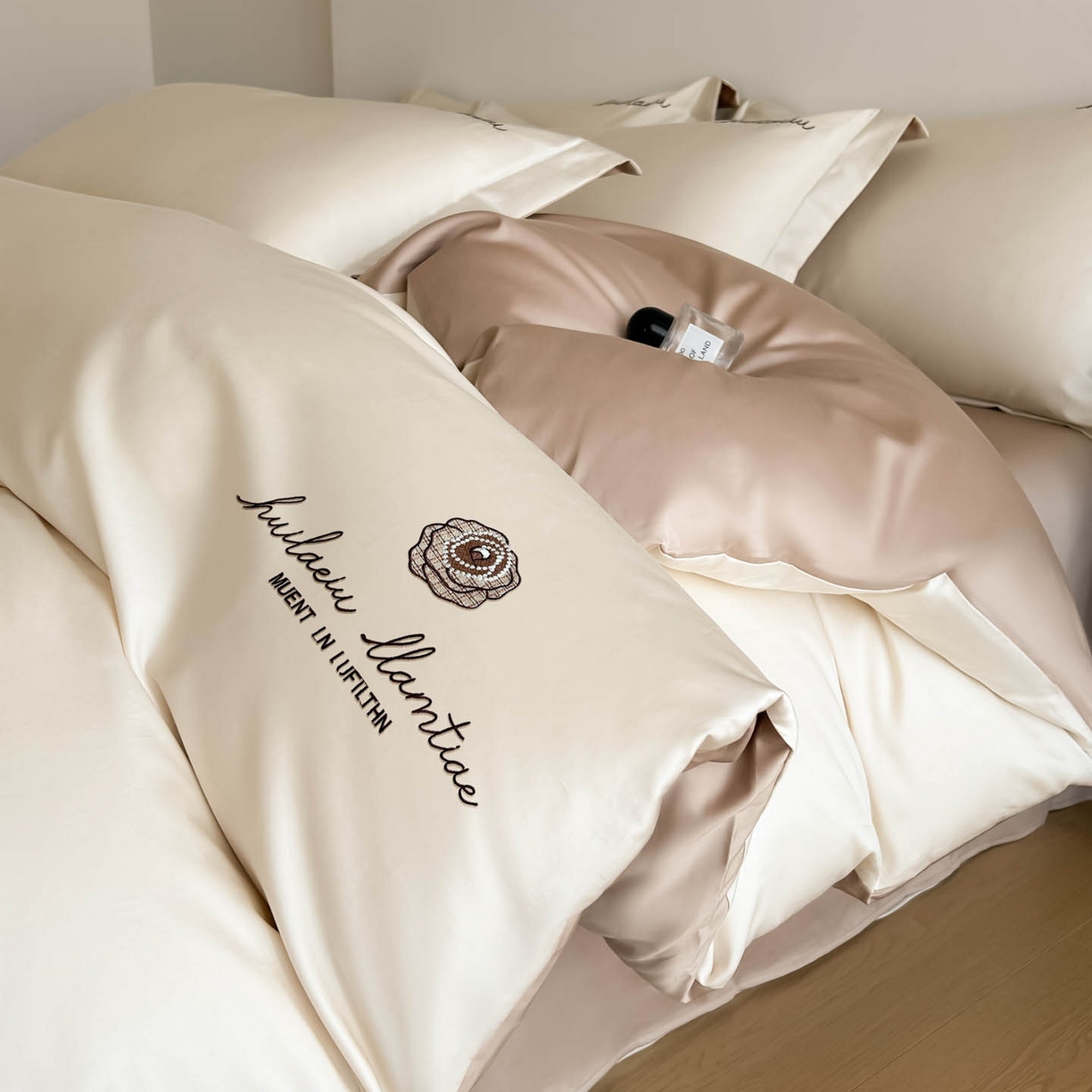 91家纺网 家纺一手货源 找家纺 涵宸家纺 2026新款全棉工艺款四件套-西雅图 西雅图-奶白