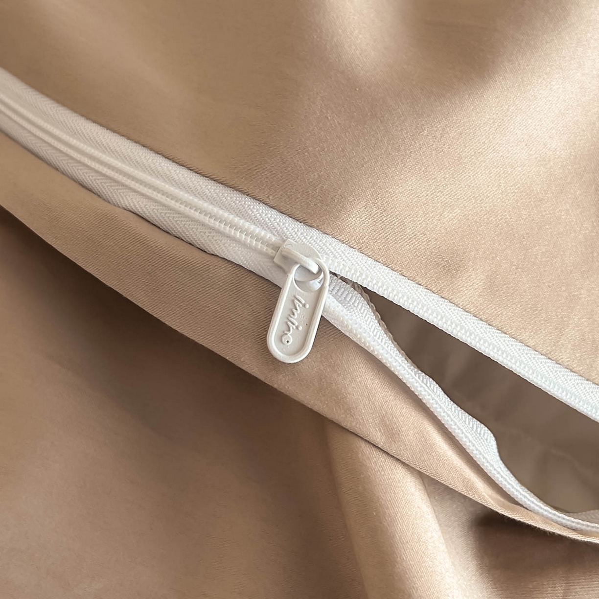 91家纺网 家纺一手货源 找家纺 涵宸家纺 2026新款全棉工艺款四件套-西雅图 西雅图-奶白