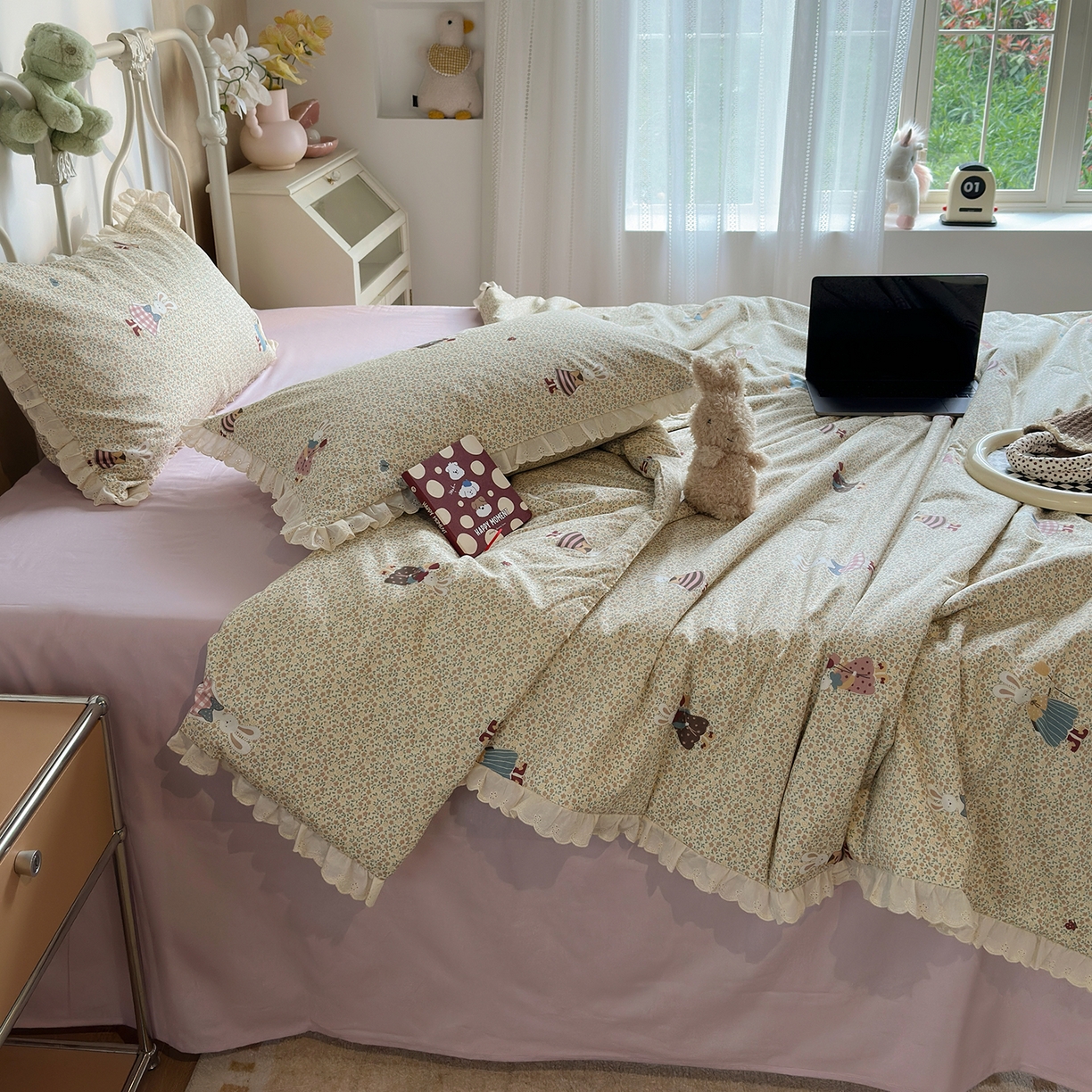 91家纺网 家纺一手货源 找家纺 绫韵家纺 2026新品夏季韩式浪漫小花边空调被夏被薄被子套件系列 百丽兔