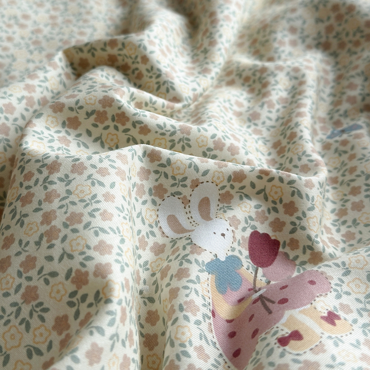 91家纺网 家纺一手货源 找家纺 绫韵家纺 2026新品夏季韩式浪漫小花边空调被夏被薄被子套件系列 百丽兔