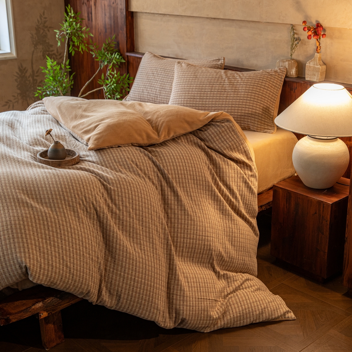 91家纺网 家纺一手货源 找家纺 双层纱家居 2025新款棉加绒A版双层纱B版德绒四件套 星冰乐