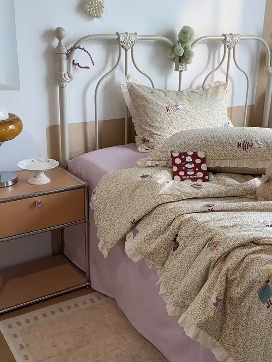 91家纺网 家纺一手货源 找家纺 绫韵家纺 2026新品夏季韩式浪漫小花边空调被夏被薄被子套件系列 百丽兔