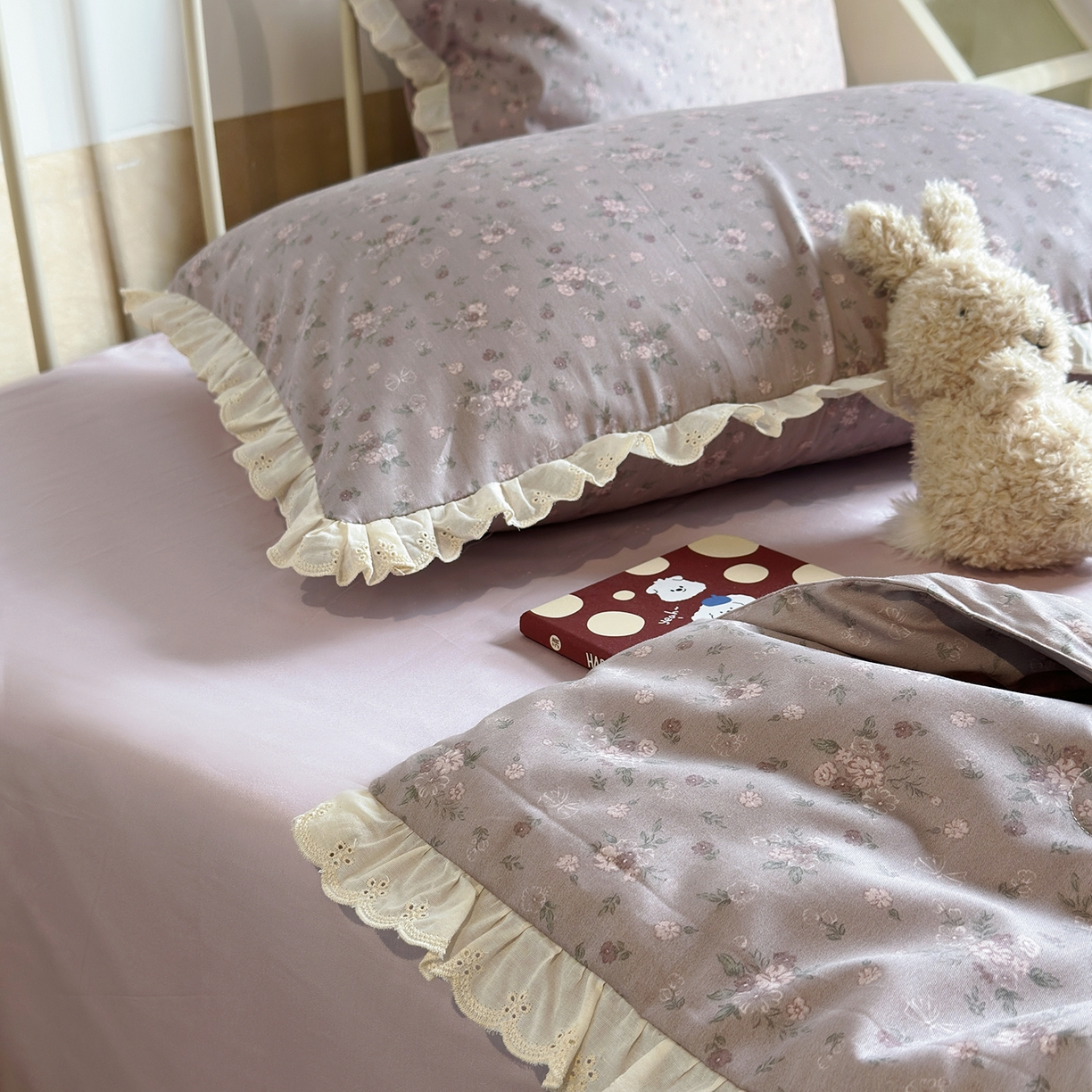 91家纺网 家纺一手货源 找家纺 绫韵家纺 2026新品夏季韩式浪漫小花边空调被夏被薄被子套件系列 紫洋兰