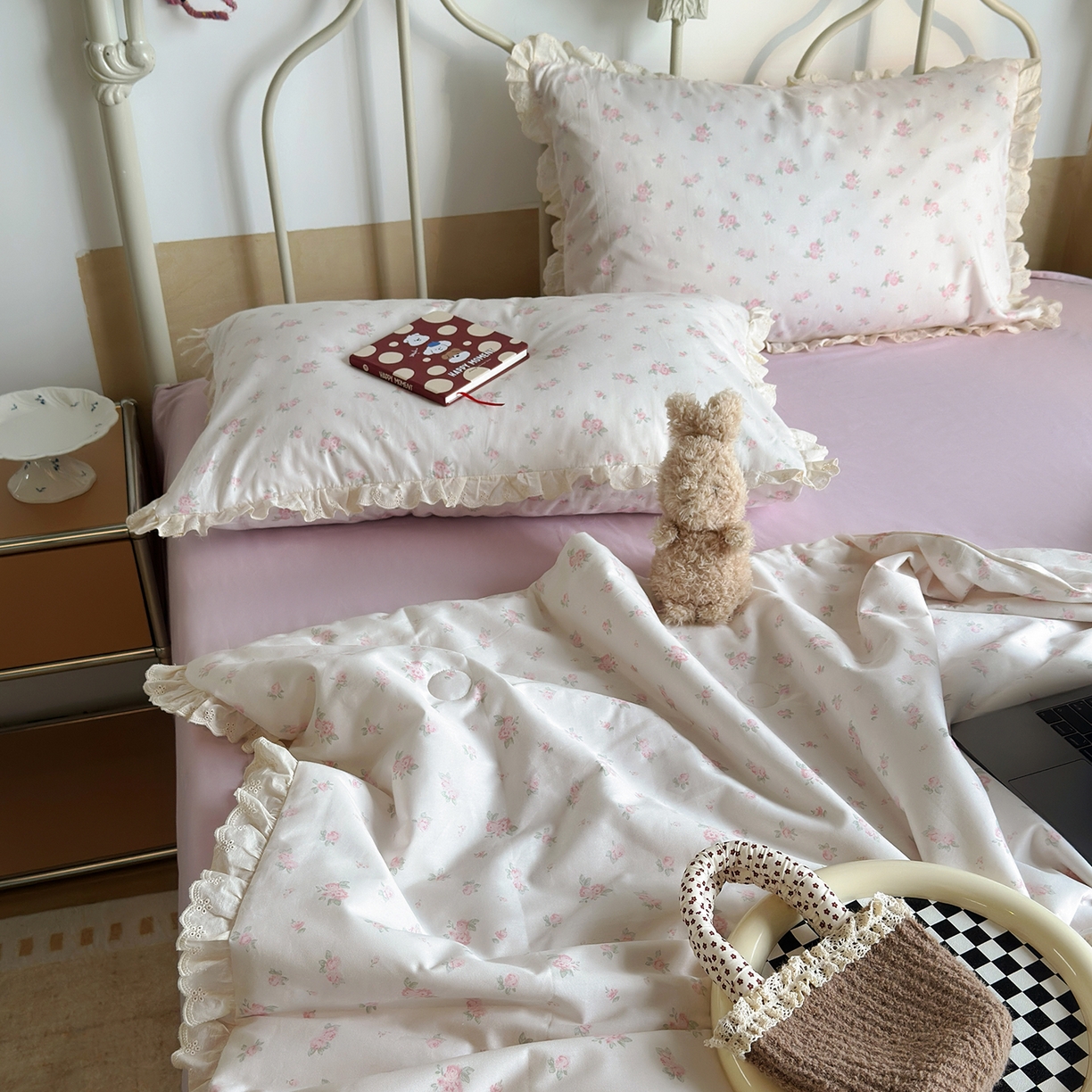 91家纺网 家纺一手货源 找家纺 绫韵家纺 2026新品夏季韩式浪漫小花边空调被夏被薄被子套件系列 艾米丽