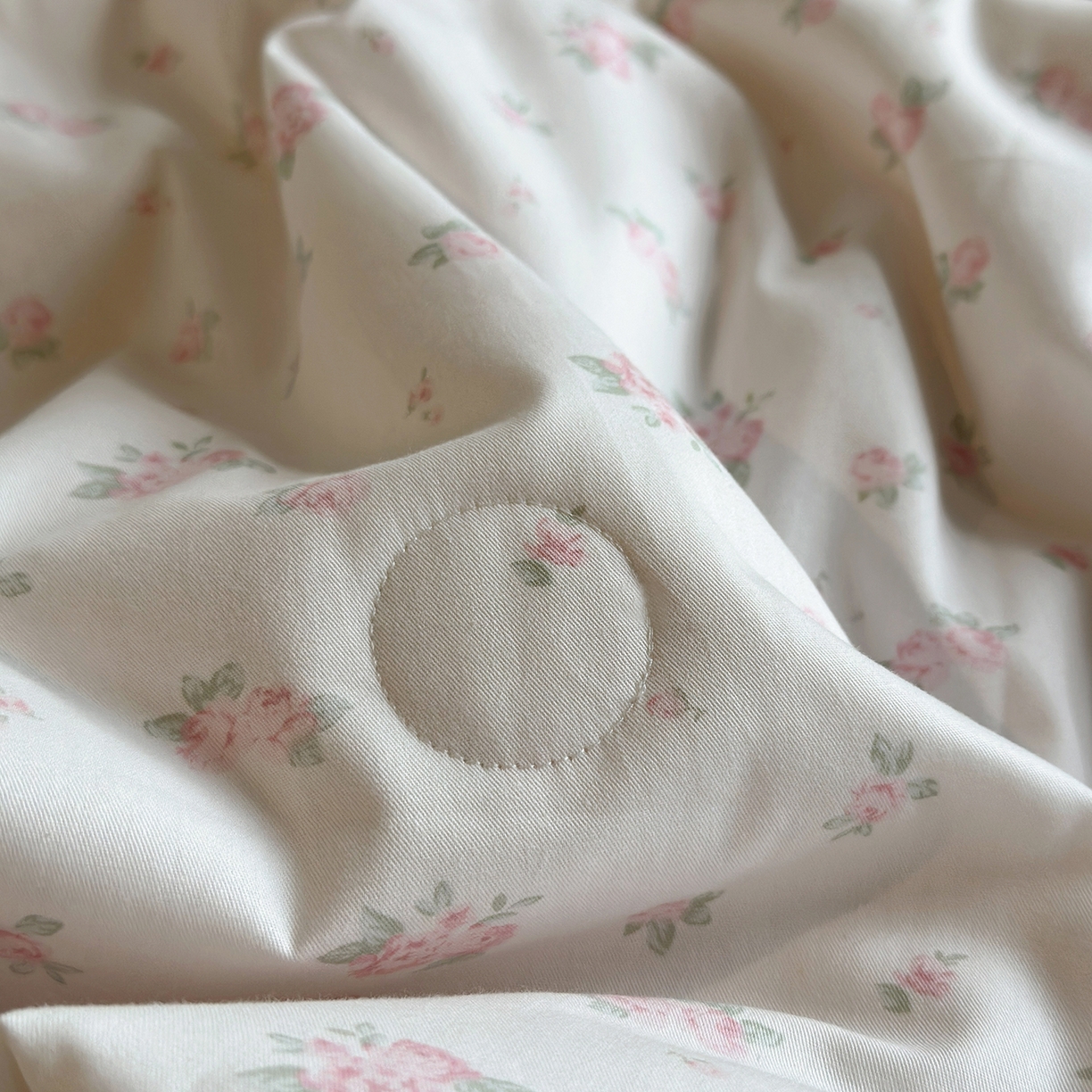 91家纺网 家纺一手货源 找家纺 绫韵家纺 2026新品夏季韩式浪漫小花边空调被夏被薄被子套件系列 艾米丽