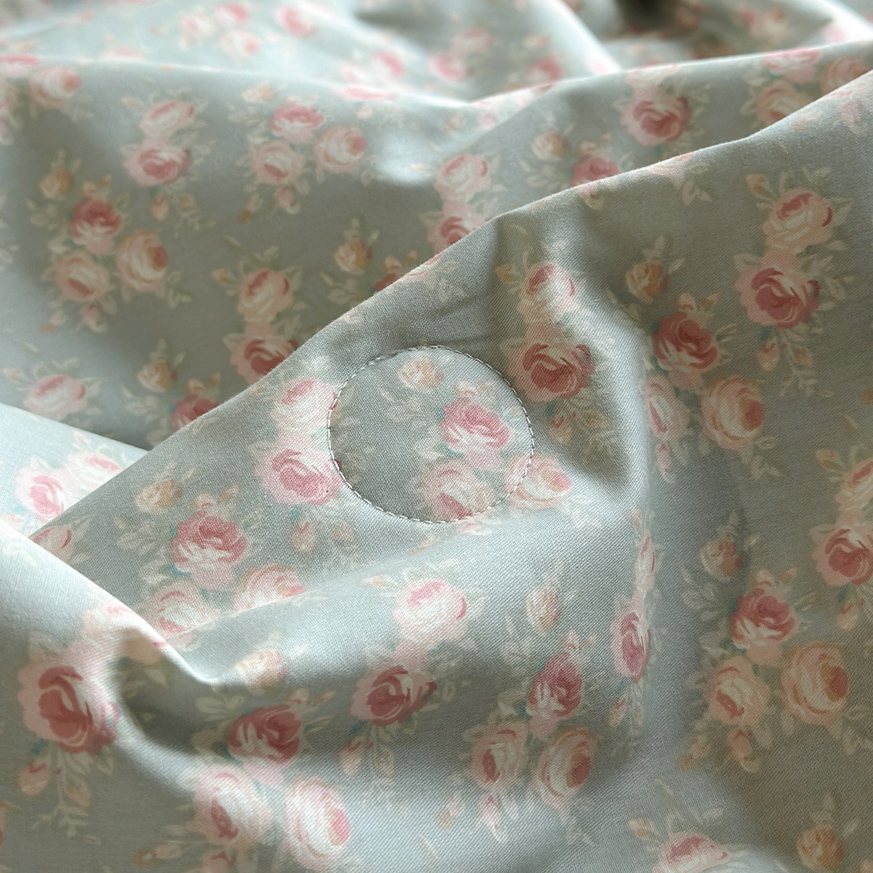 91家纺网 家纺一手货源 找家纺 绫韵家纺 2026新品夏季韩式浪漫小花边空调被夏被薄被子套件系列 黛蕊幽梦